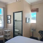 Cozy Room In The Heart Of Simon\'S Town